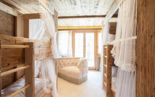 Grand Luxurious New Chalet with Sauna